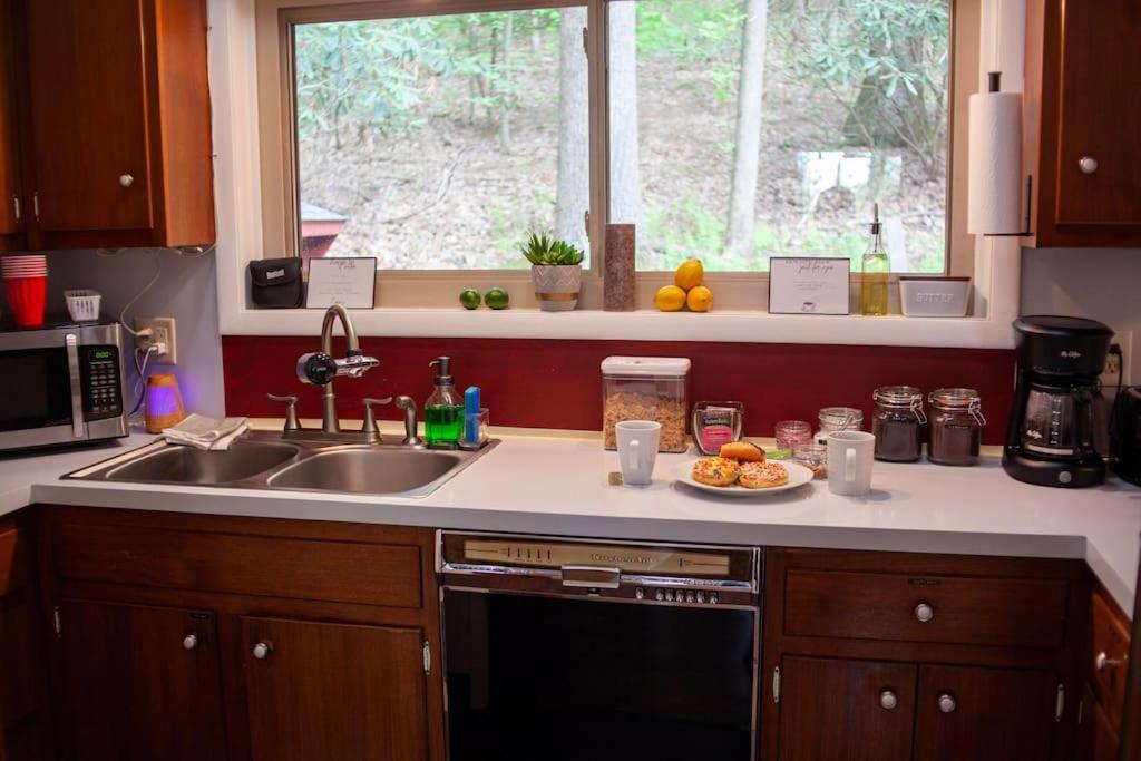Modern Cabin With Hot Tub Grill Lake Beach Wineries Hiking Fishing And Hershey Park Family And Pet Friendly Superhosts On Ab&B Mount Gretna Zewnętrze zdjęcie