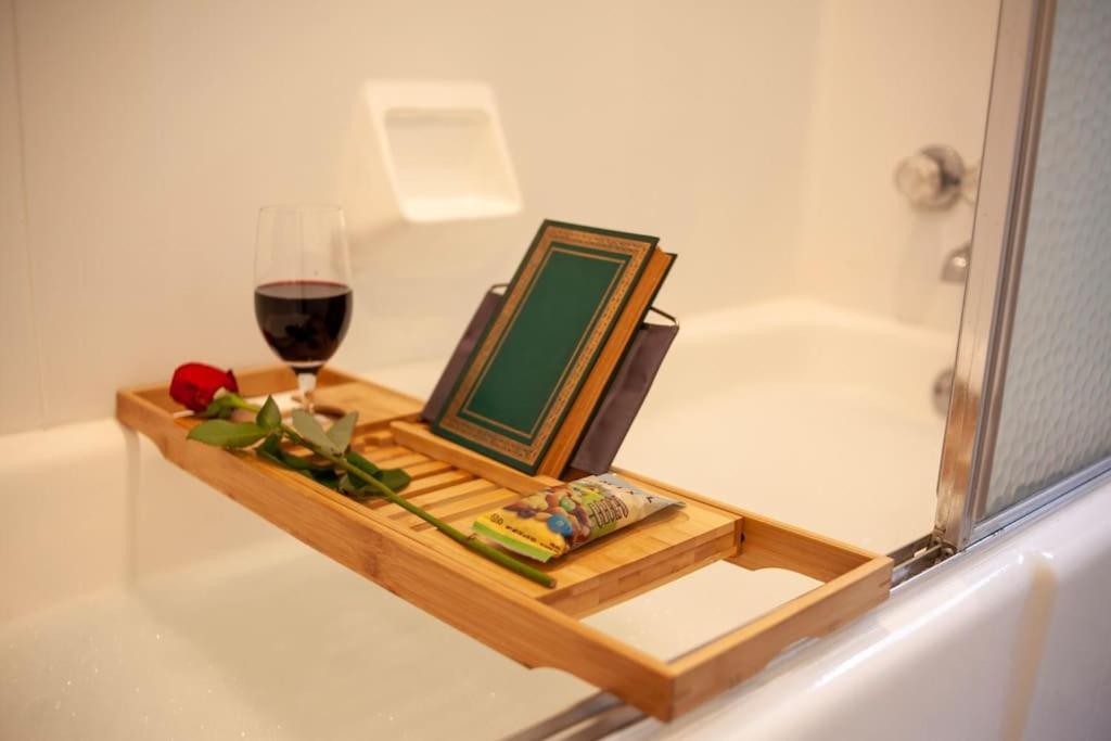 Modern Cabin With Hot Tub Grill Lake Beach Wineries Hiking Fishing And Hershey Park Family And Pet Friendly Superhosts On Ab&B Mount Gretna Zewnętrze zdjęcie