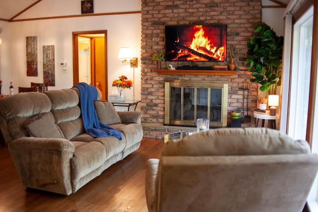 Modern Cabin With Hot Tub Grill Lake Beach Wineries Hiking Fishing And Hershey Park Family And Pet Friendly Superhosts On Ab&B Mount Gretna Zewnętrze zdjęcie