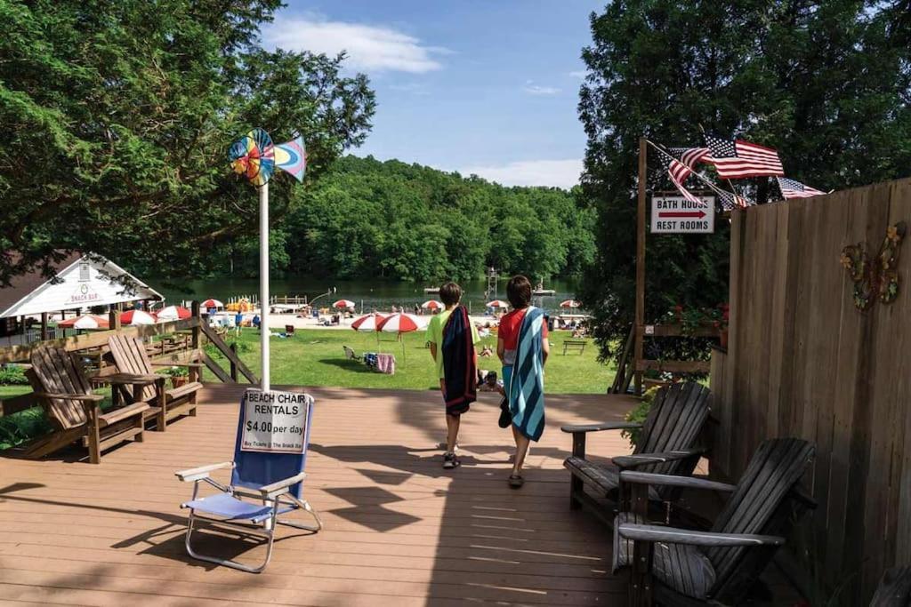Modern Cabin With Hot Tub Grill Lake Beach Wineries Hiking Fishing And Hershey Park Family And Pet Friendly Superhosts On Ab&B Mount Gretna Zewnętrze zdjęcie